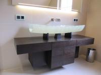 Waschbeckenunterschrank seitlich