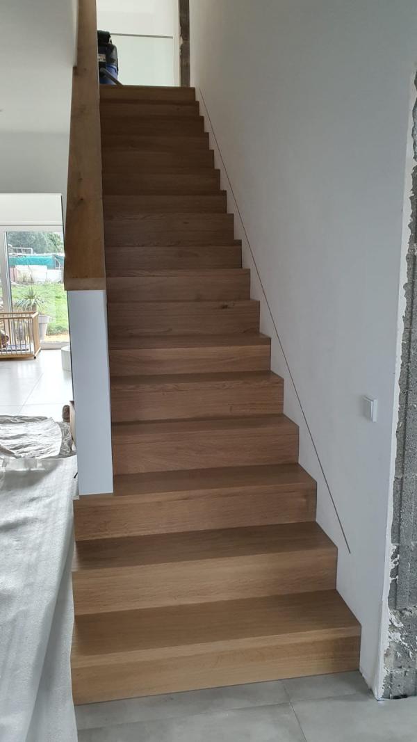 Holztreppe unten